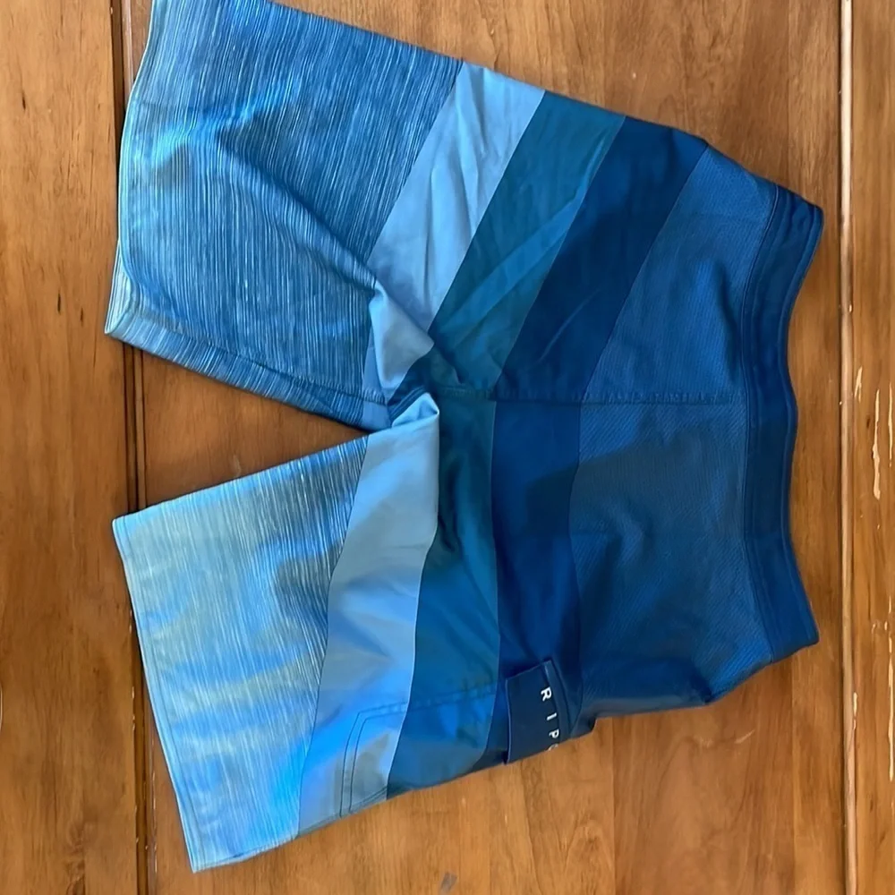 RIP Curl Board Shorts Size 31